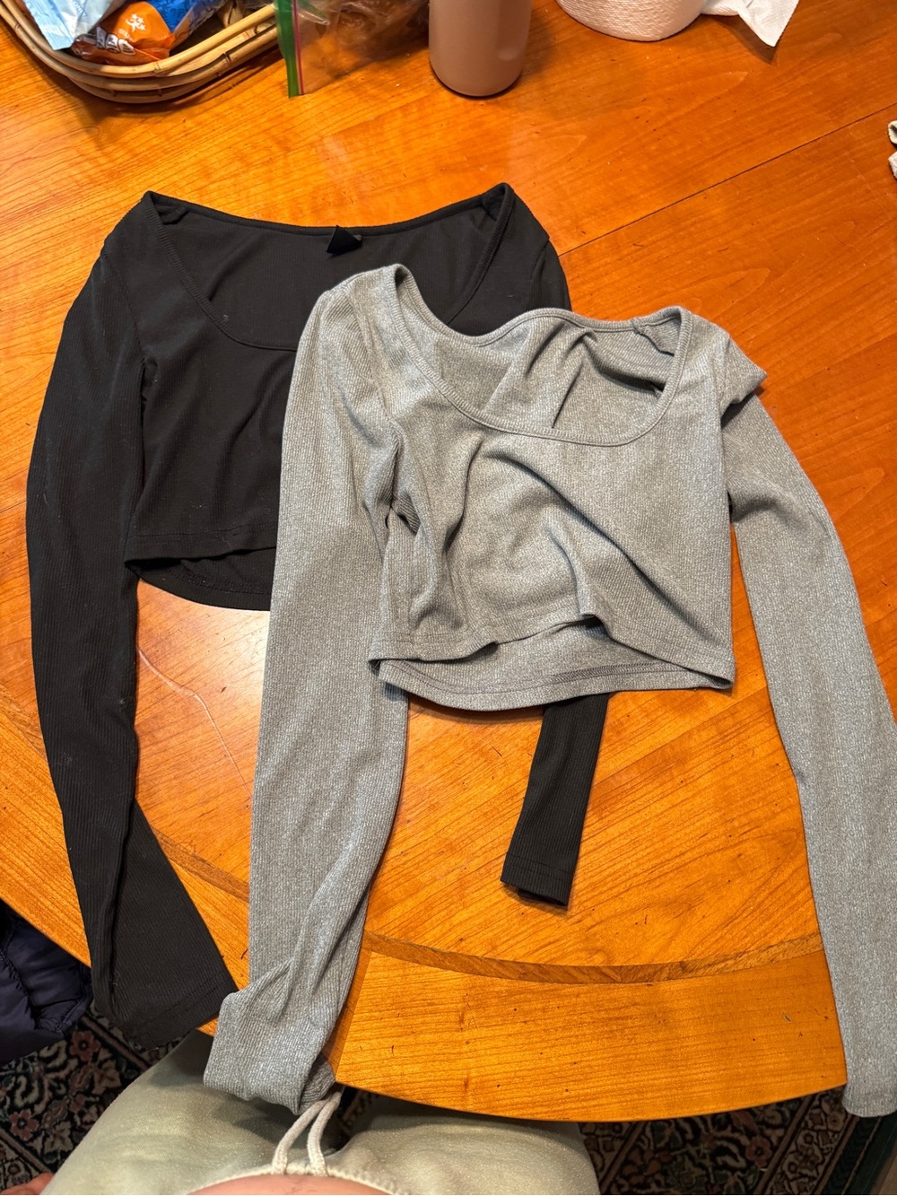 SHEIN Black & Gray Ribbed Cropped Tops